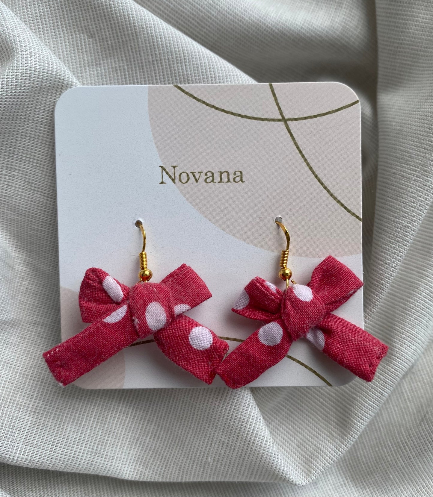 Boucles d’oreilles rouge à pois blanc