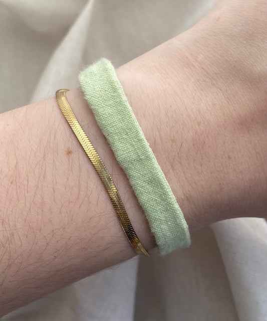 Bracelet simple en tissus vert unicolore