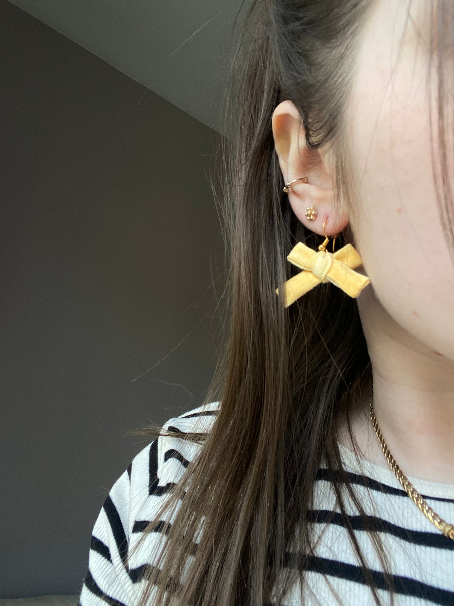 Boucles d’oreilles jaunes